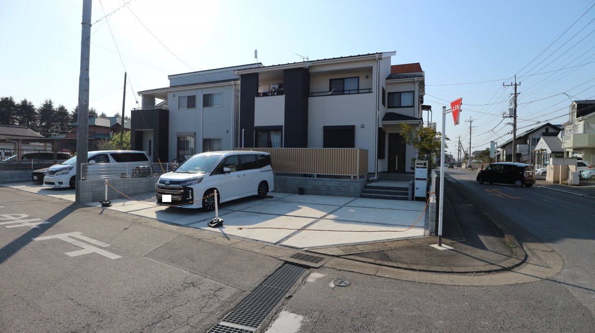 【深谷市上柴町東6丁目　中古住宅】2021年築！南東角地で陽当たり良好♪駐車4台可能な4LDK 