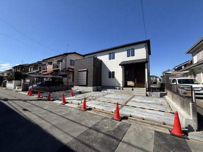 【熊谷市拾六間　新築住宅/全1棟】並列4台駐車可能！南道路で陽当たり良好な4LDK