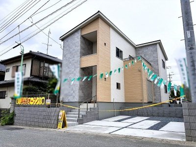 【深谷市上柴町西　新築住宅】上柴西小学校まで徒歩5分！周辺施設の充実した陽当たり良好な4LDK【完成済み】