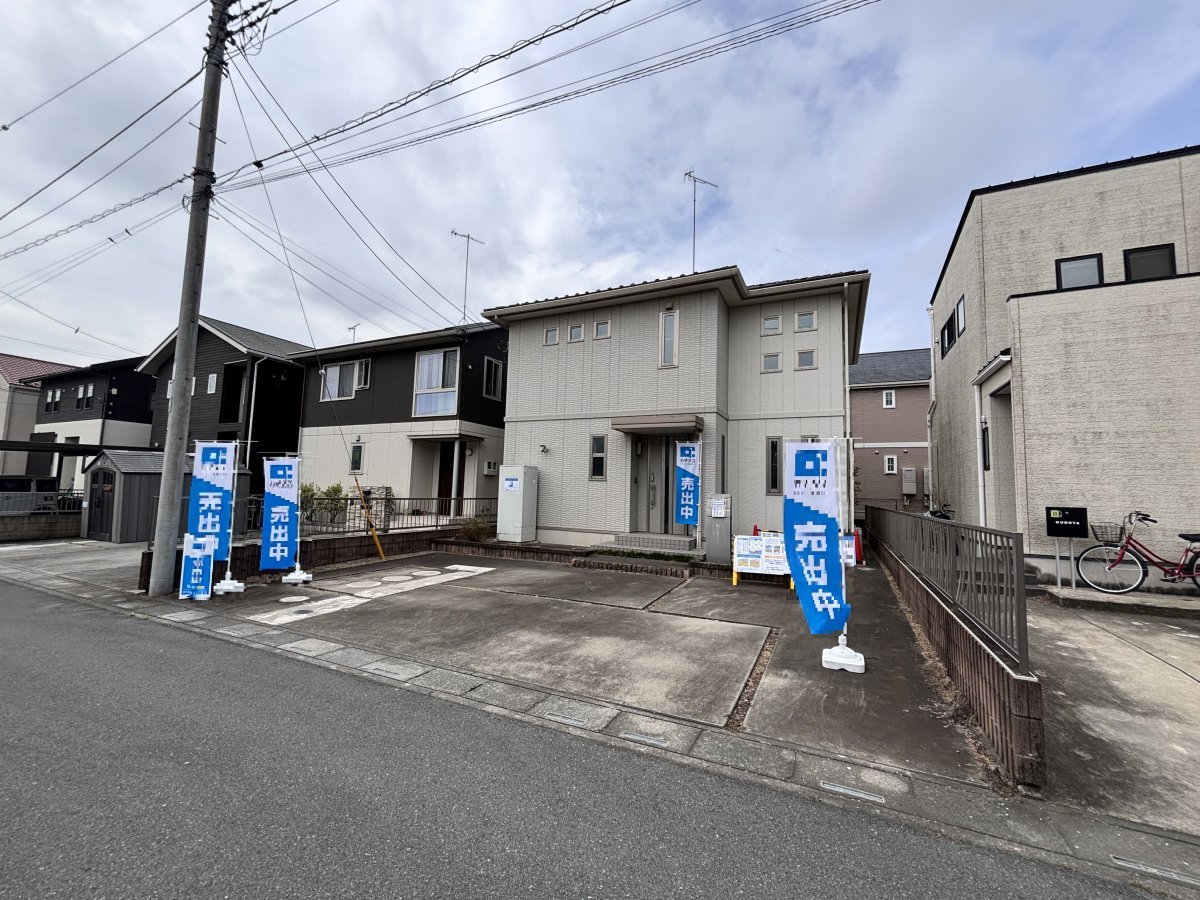 【深谷市宿根　中古住宅】トヨタホーム施工！３台並列駐車可能な3LDK 