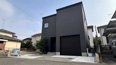 【深谷市上柴町東　未入居住宅】太陽光発電付き！インナーガレージのある3LDK