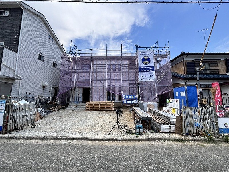 【熊谷市新堀新田　全1棟/1号棟】駐車場並列4台可能！ランドリールーム＋2WICの3LDK 