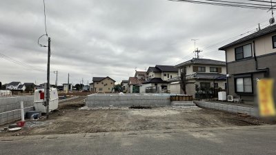 【深谷市中瀬　新築住宅全2棟/1号棟】土地面積66坪、カースペース3台可能な4LDK
