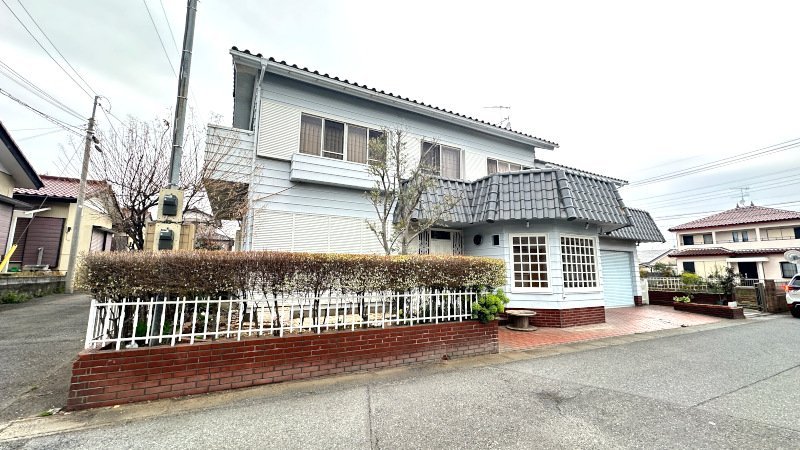 【深谷市上野台　店舗付住宅】シャッター車庫・1階防音工事済み店舗付住宅 