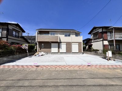 【深谷市上柴町東5丁目　新築分譲全一棟】日当たり良好　並列３台駐車可能な４LDK