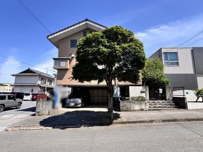 【深谷市　上柴町西】ビルドインガレージ風で並列２台の中古住宅