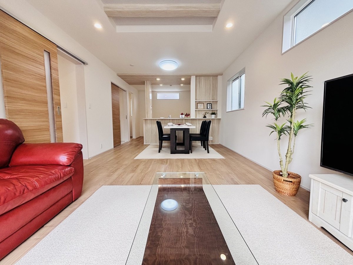 折上天井とカウンターキッチンで開放感あり