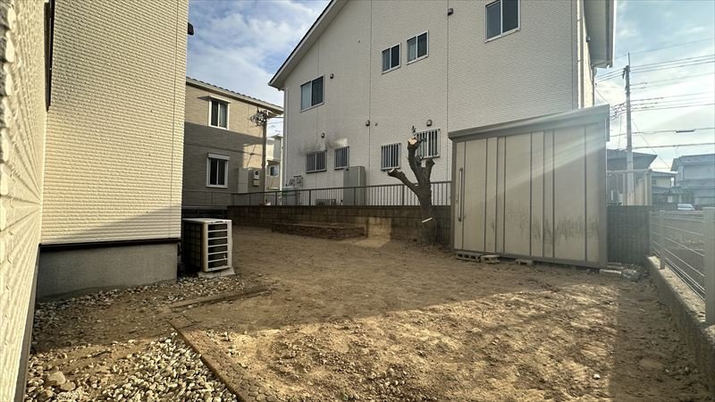 お庭はきれいに整地されてますよ